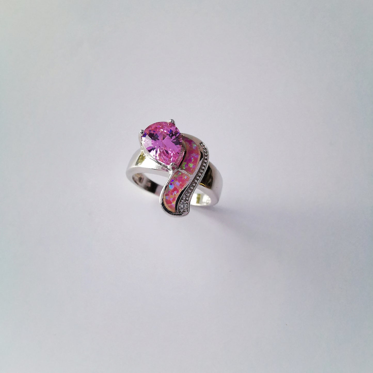 Anillo plata 925 con circonita cúbica rosa "AMOR"