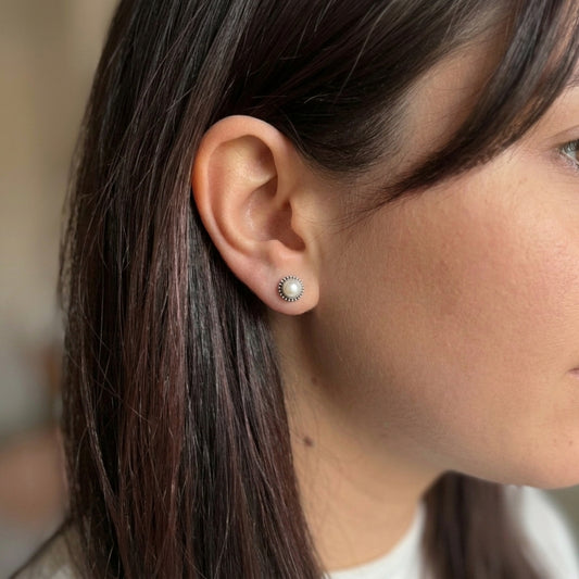 Aros de Plata 925 con Perla Natural, Apegados Stud Clásicos