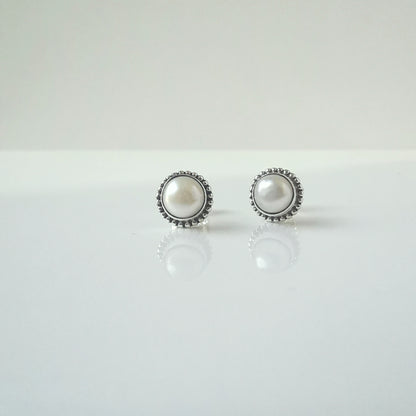 Aros de Plata 925 con Perla Natural, Apegados Stud Clásicos
