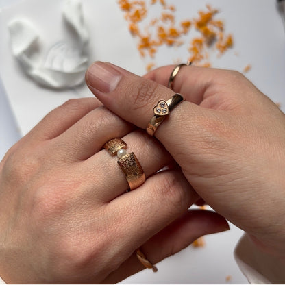 Anillo Grecia | Acero Inoxidable Bañado en Oro 18k | Talla 7 y 9.