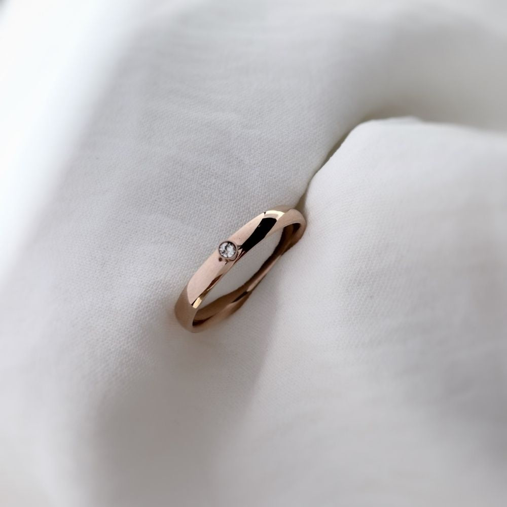 Anillo Fulgor✨acero con baño de oro